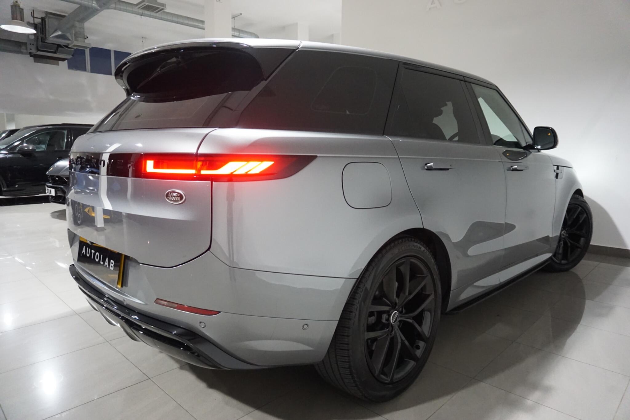 Land Rover Range Rover Sport 3.0 D300 MHEV Dynamic SE SUV 5dr Diesel Auto 4WD Euro 6 (s/s) (300 ps)